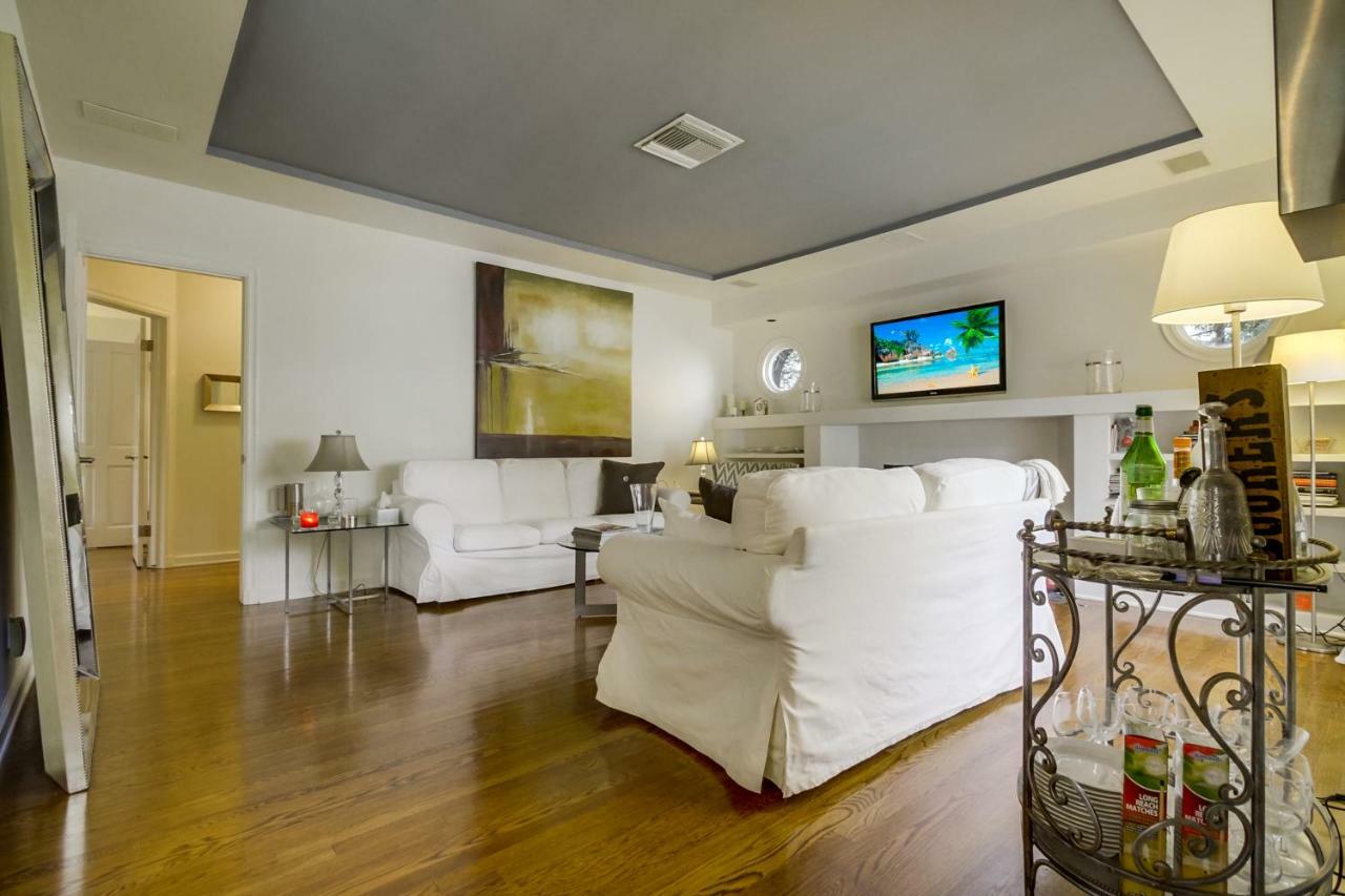 A Touch Of Cape Cod In West Hollywood Casa vacanze