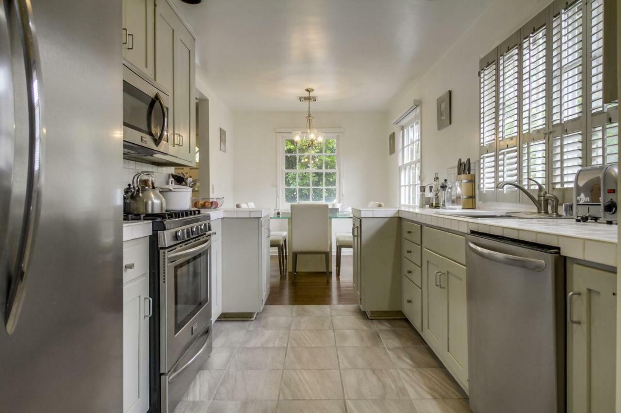 A Touch Of Cape Cod In West Hollywood Casa vacanze *